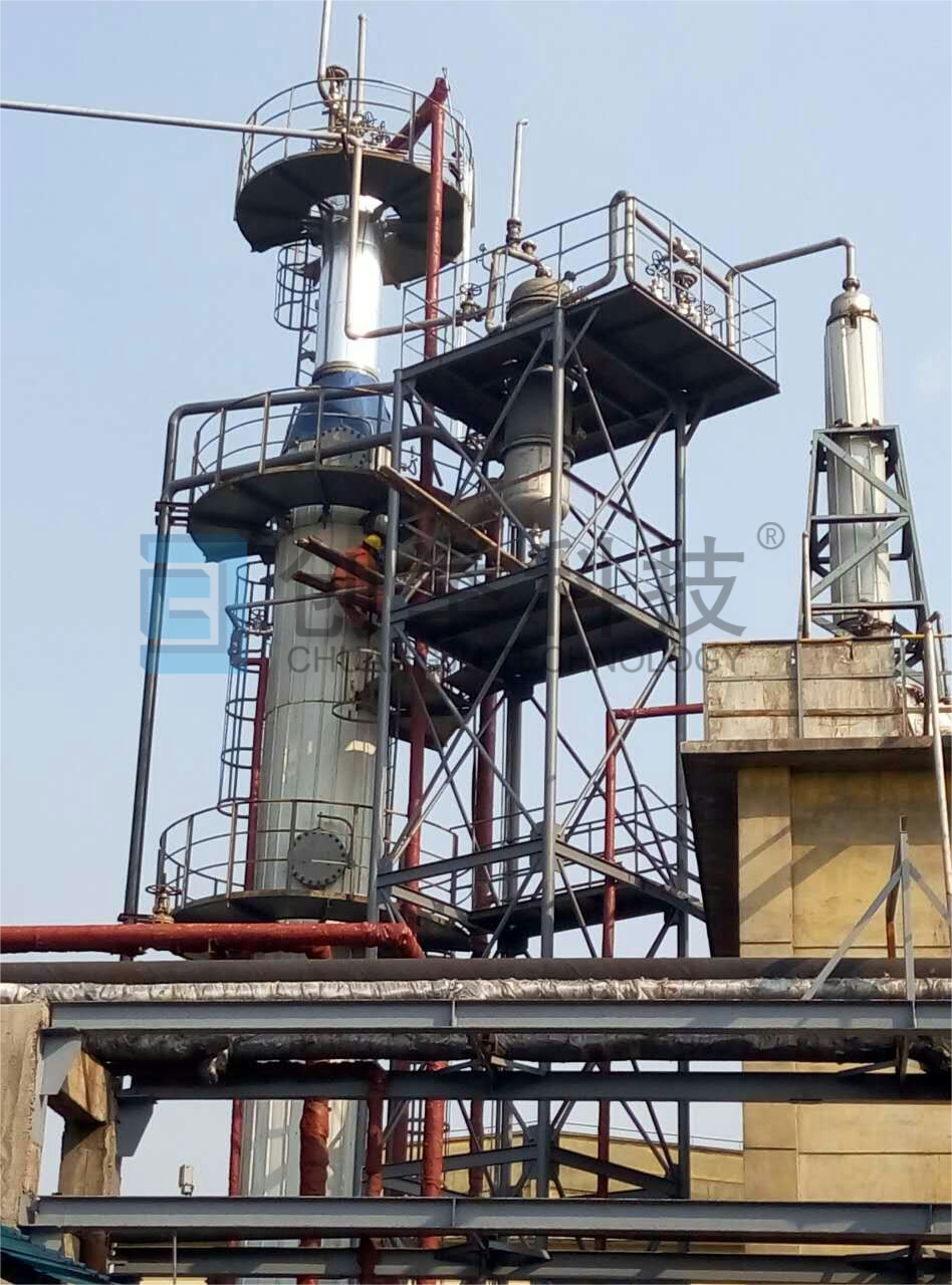 無水氨解析塔、無水氨精餾塔
